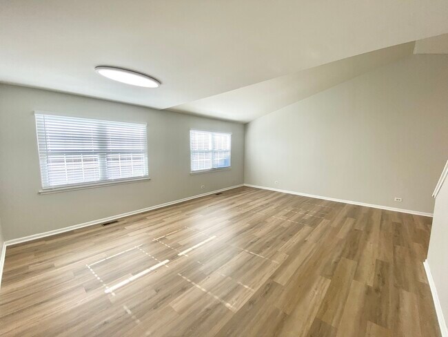 Building Photo - 6504 Kensington Pl