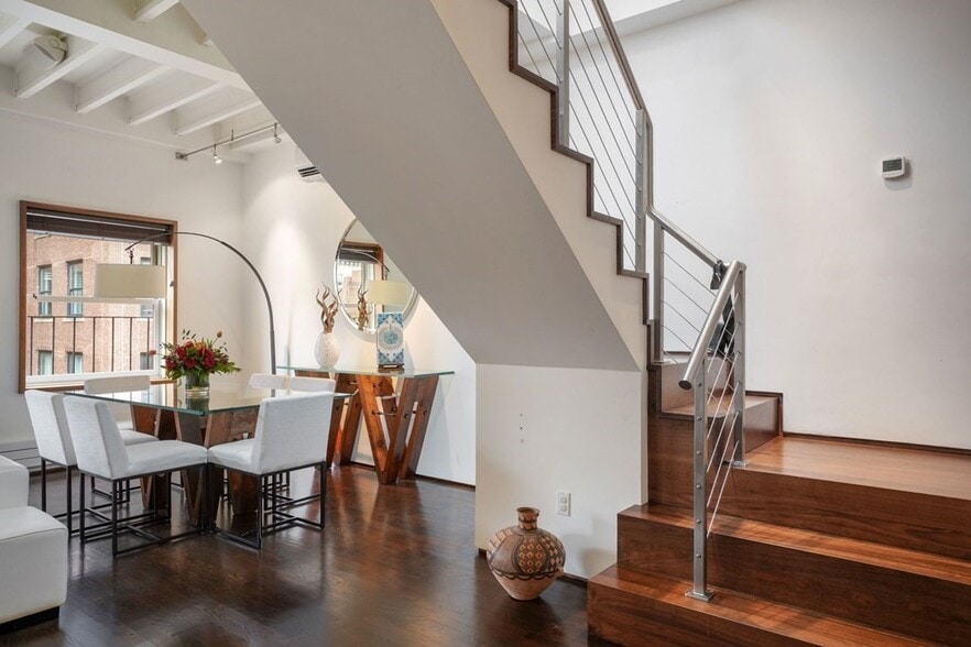 Building Photo - 132 Commonwealth Ave