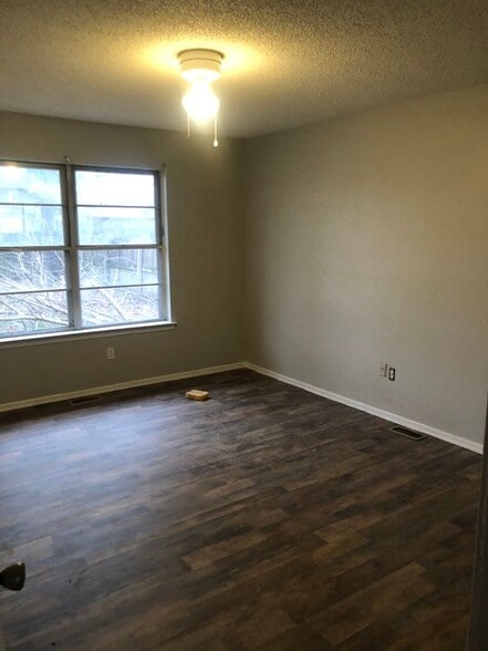 Building Photo - 3237 S 137th E Ave