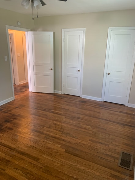 Building Photo - 302 Kent Rd