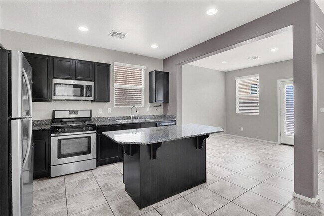 Building Photo - Immaculate 3 Bed / 2.5 Bath Home for Lease...