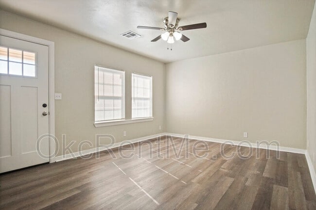 Building Photo - 6703 NW 25th St