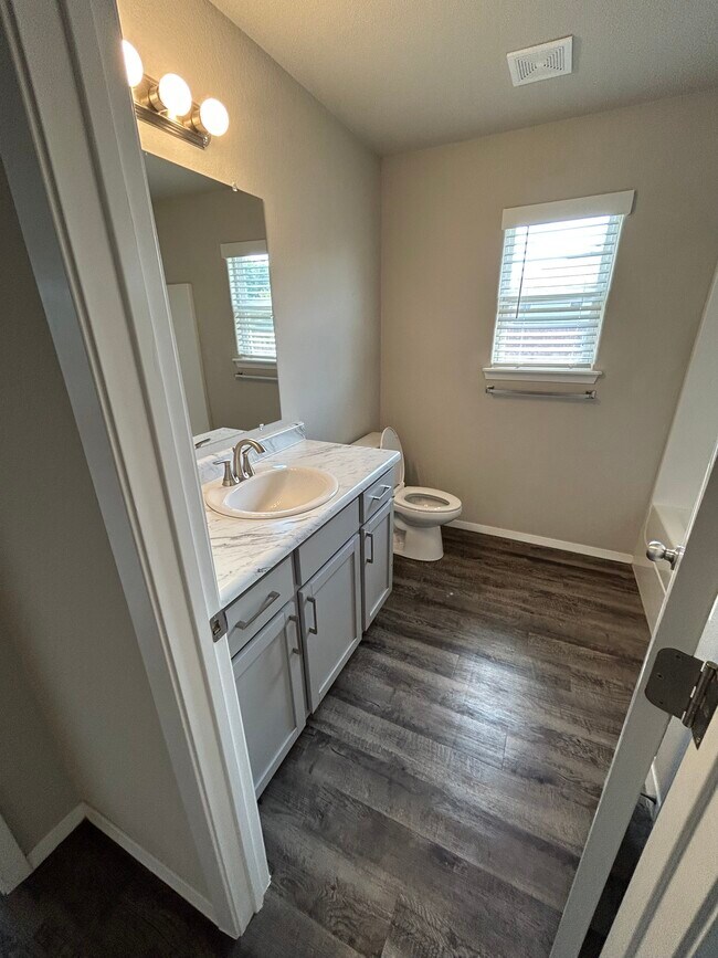 Bath 2 - 7006 SW Chalkstone Rd