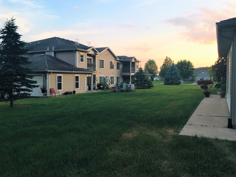 Quiet and cozy - All the time! - 325 Henry Dr