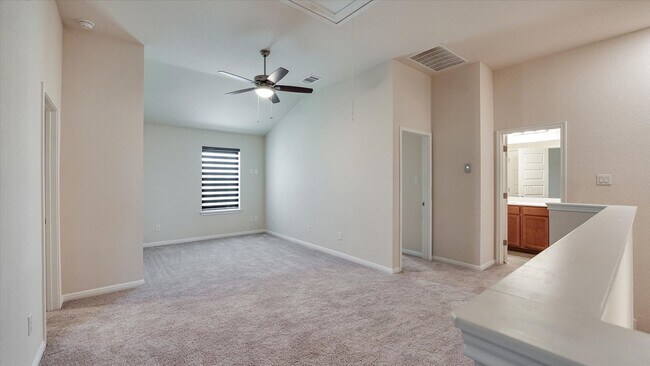 Building Photo - Redland Rd/281 Sienna Subdivision