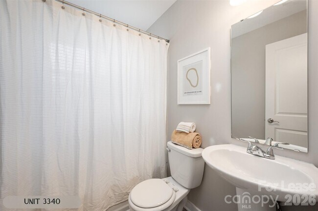 Building Photo - 3340 Washburn Ave