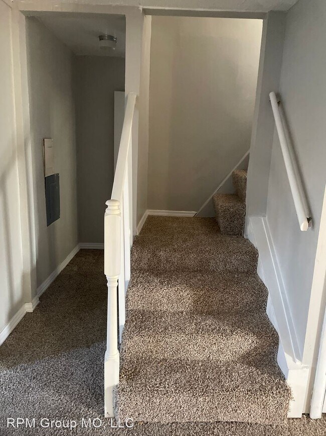 Building Photo - 4 br, 1.5 bath House - 1637 E Blaine Street