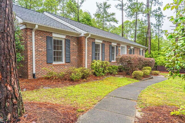 Building Photo - 120 Fox Hunt Ln