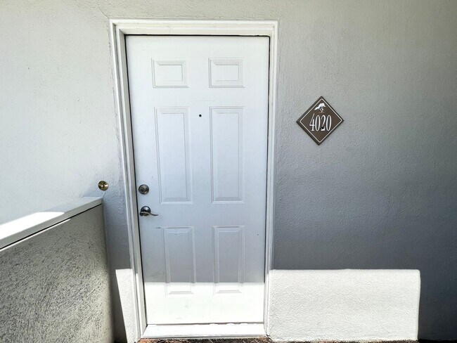 Building Photo - COMING SOON !!! CHARMING 1BD/1BA CONDO IN ...