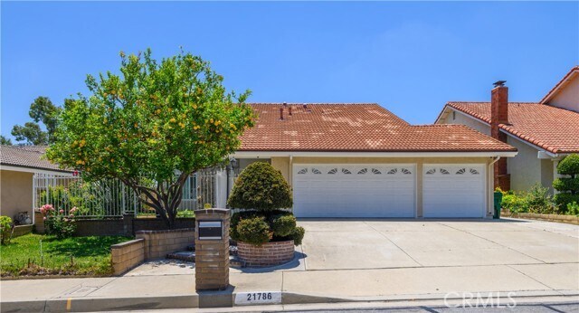 Building Photo - 21786 Santaquin Dr