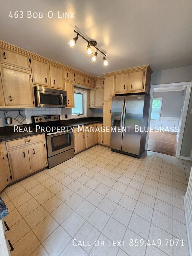Building Photo - 463 Bob-O-Link-