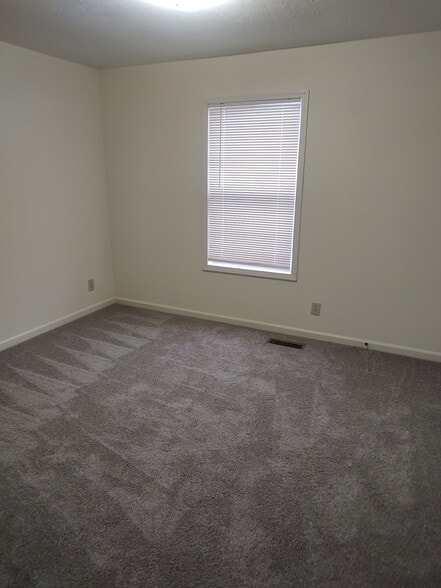 Building Photo - 210 W 17th St