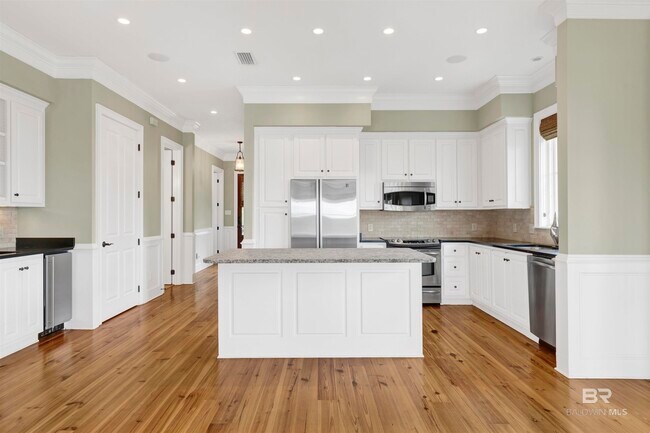 Building Photo - 32491 Water View Dr E