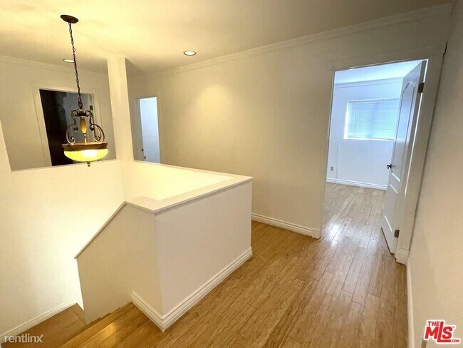Building Photo - 3 br, 3 bath House - 3100 E Sierra Madre Blvd