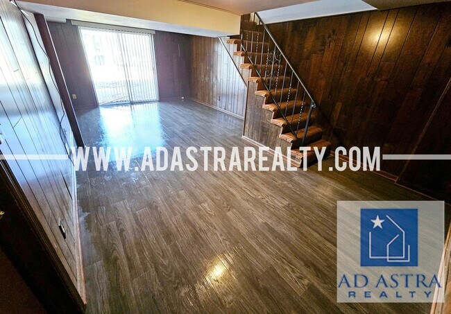 Building Photo - Spacious Duplex in Independence-Available ...