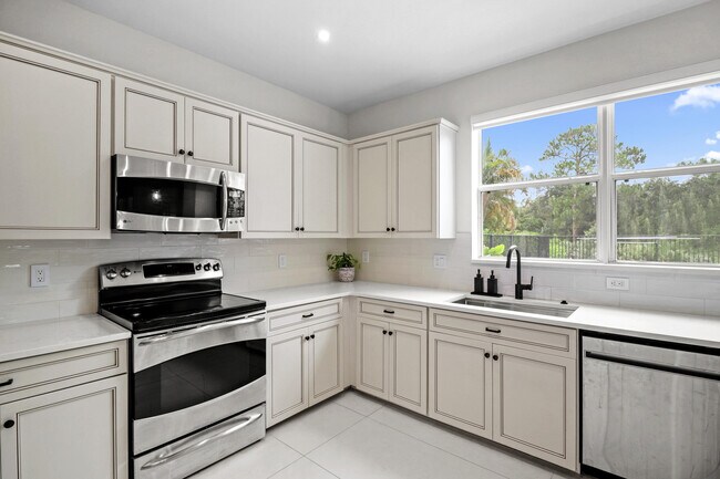 Building Photo - 6007 SW Bald Eagle Dr