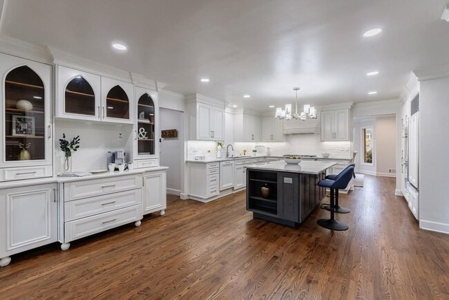 Building Photo - 459 Atlanta Country Club Dr