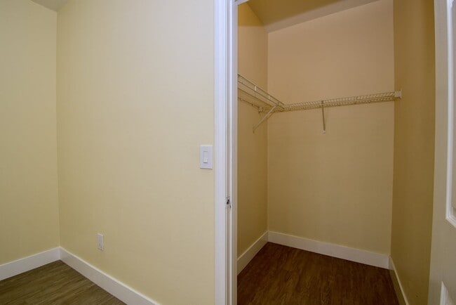 Building Photo - Charming Two-Bedroom Condo with Prime Location At Coronado Palms!