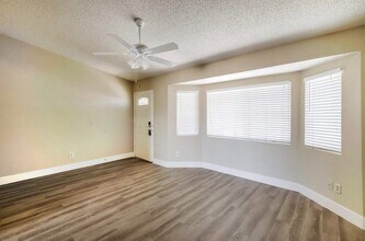 Building Photo - 9503 W Las Palmaritas Dr