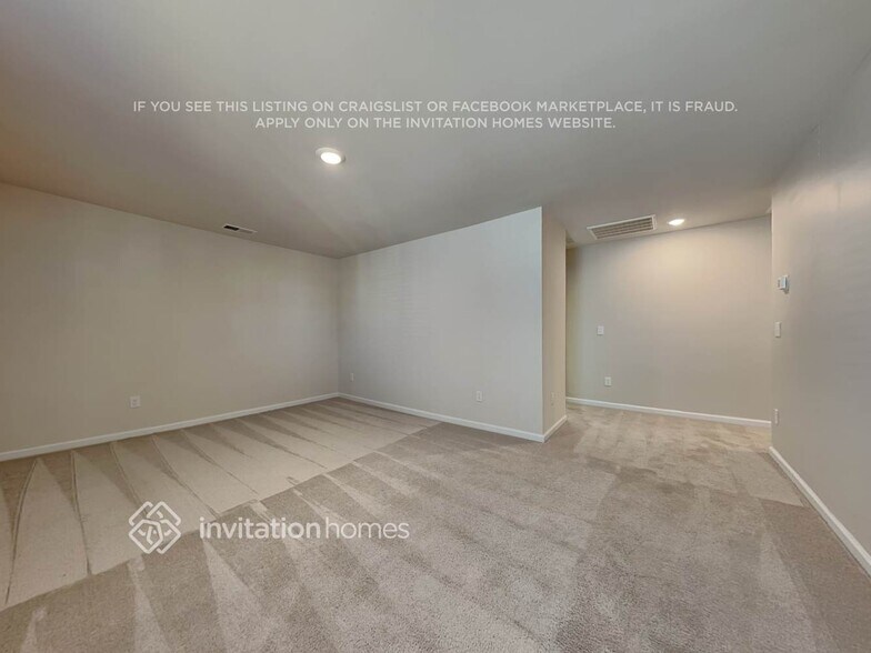 Building Photo - 1143 Woodhouse Dr