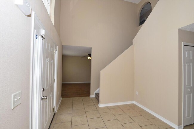 Building Photo - 27 Riverdale Ln