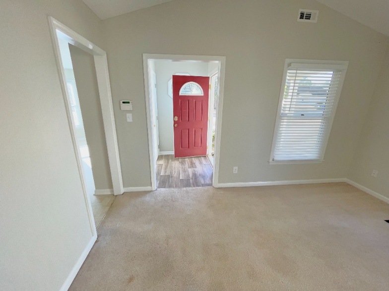 Building Photo - 1651 Kara Ct