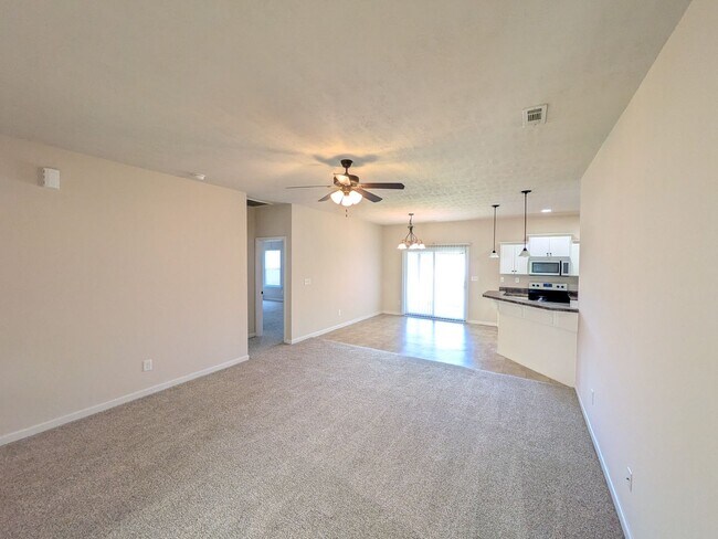 Building Photo - 859 Westlawn Dr