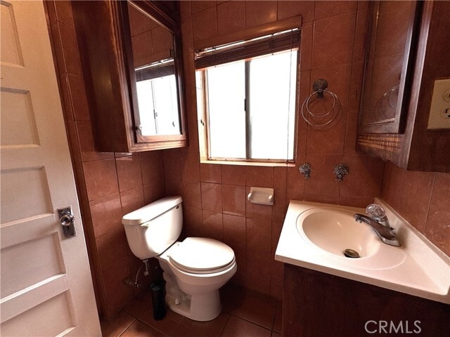 Building Photo - 1049 W 65th Pl