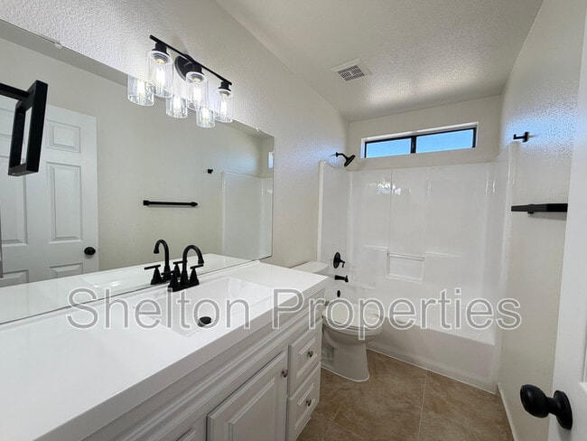 Building Photo - 5239 N 78th Dr