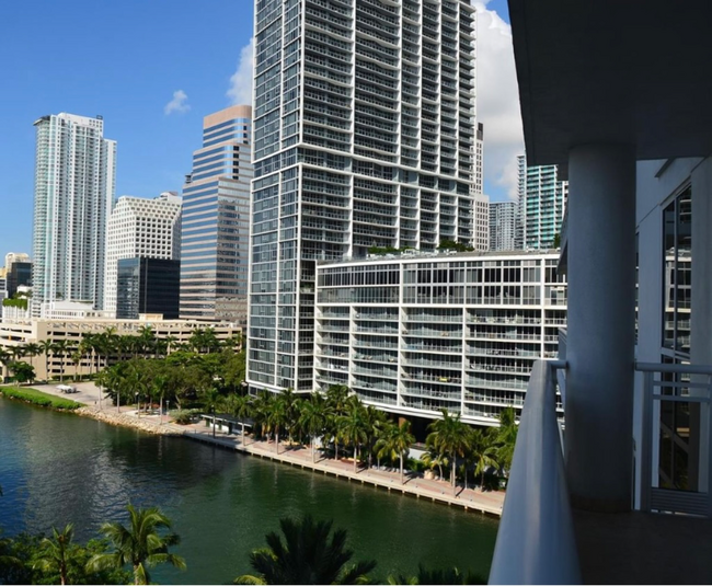 Building Photo - 901 Brickell Key Blvd