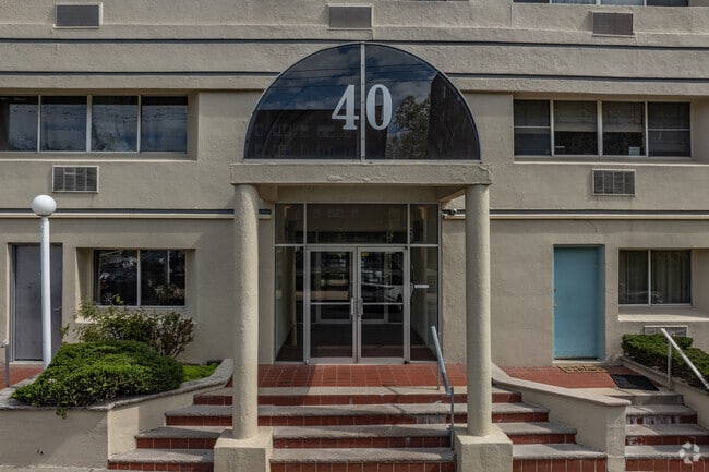 Entrance - Crows Nest Condominium