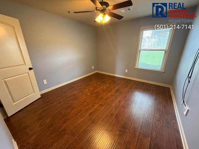 Building Photo - 2232 Ingleside Dr