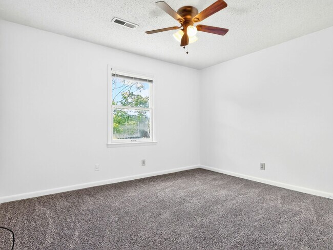 Building Photo - 6209 Friar Tuck Dr NW