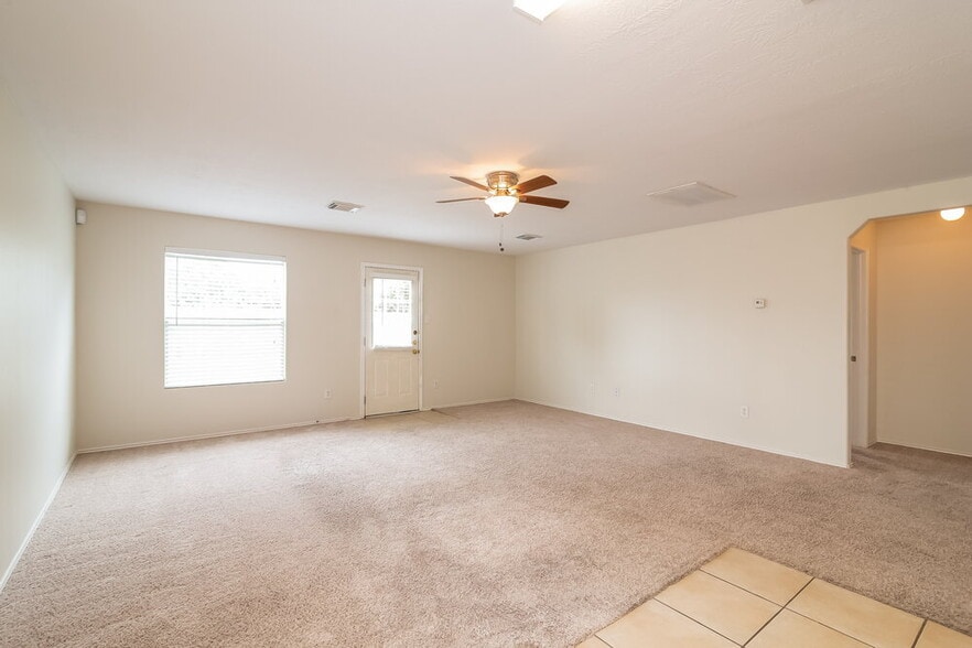 Building Photo - 3826 Rowlock Vine Dr