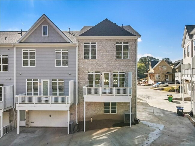 Building Photo - 2035 Parkside Ln