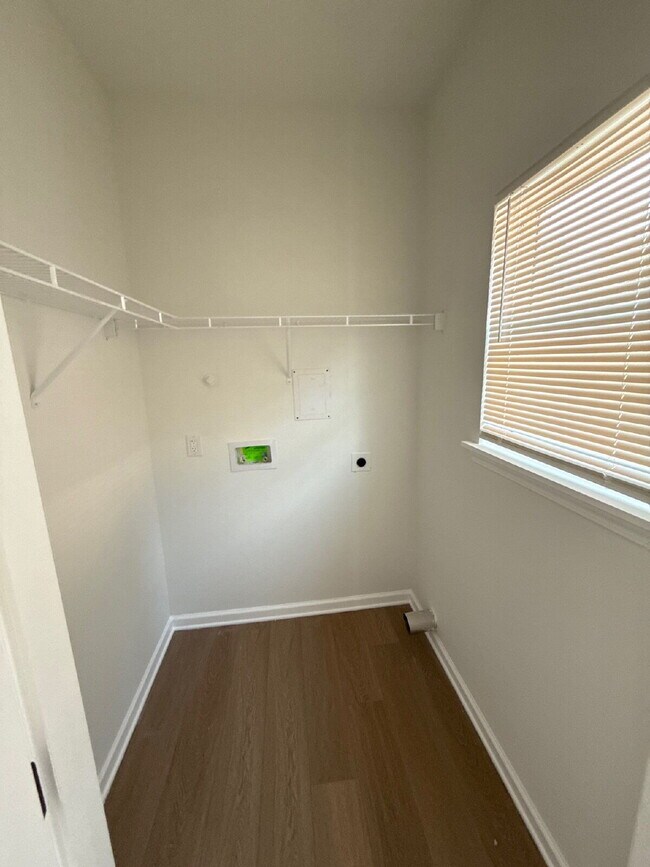 Building Photo - Fully Renovated Spacious 3BR in South Memphis – Section 8 Welcome