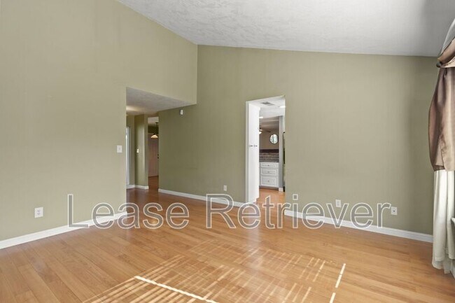 Building Photo - 1244 Royal Oaks Dr