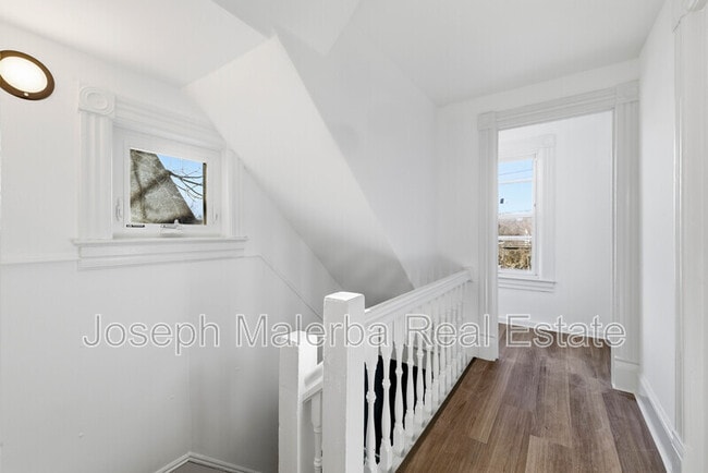 Building Photo - 159 Connecticut Ave