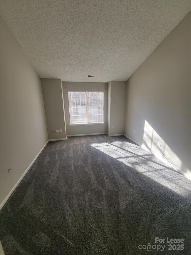 Building Photo - 5720 Ebley Ln