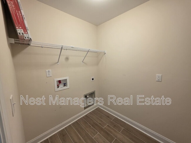 Building Photo - 2418 Cedar Rdg Ct