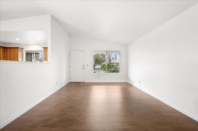 Building Photo - 1025 Marston St