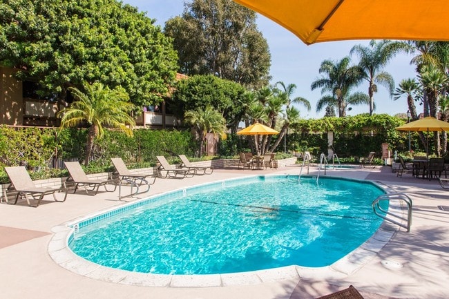 Building Photo - Huntington Continental