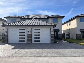 Building Photo - 25 S Kerala Ave