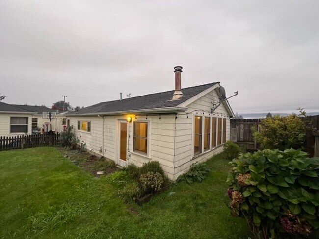 Building Photo - 3030 Park St