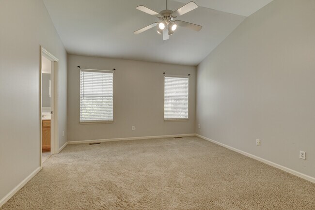 Building Photo - 3004 Helmsdale Ln