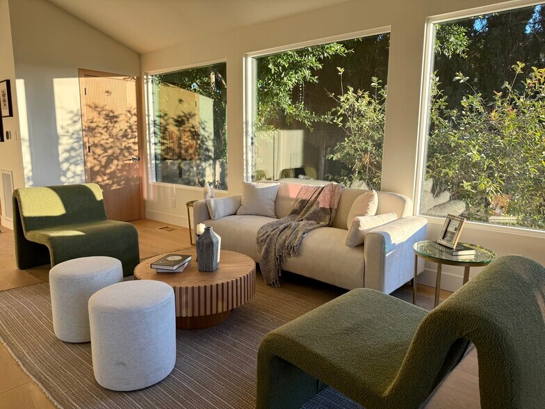 Building Photo - 1930 Kemper St