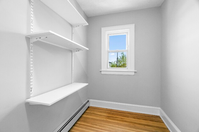 Building Photo - 220 Clinton St