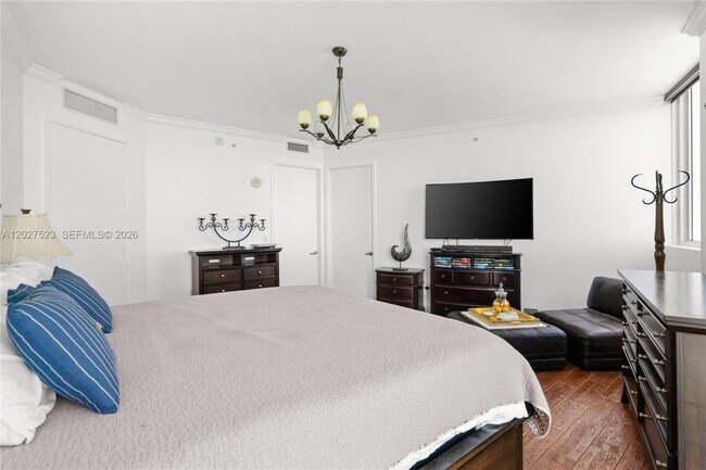 Building Photo - 18201 Collins Ave
