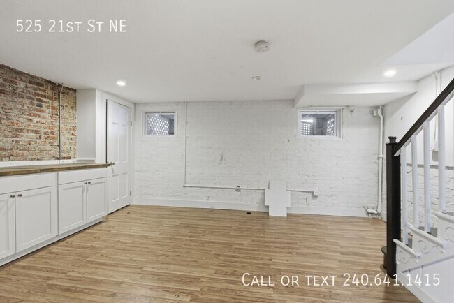 Building Photo - 525 21st St NE