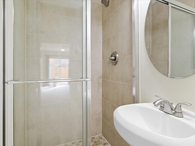 Building Photo - 8403 Thompson Rd